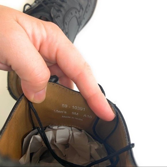 Johnston & Murphy Lace Up Brouged Derby Black - Picture 6 of 7